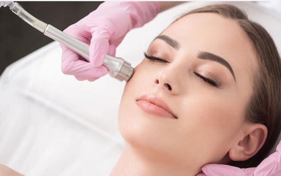 Face And Body Treatment With Dahlia Clinic